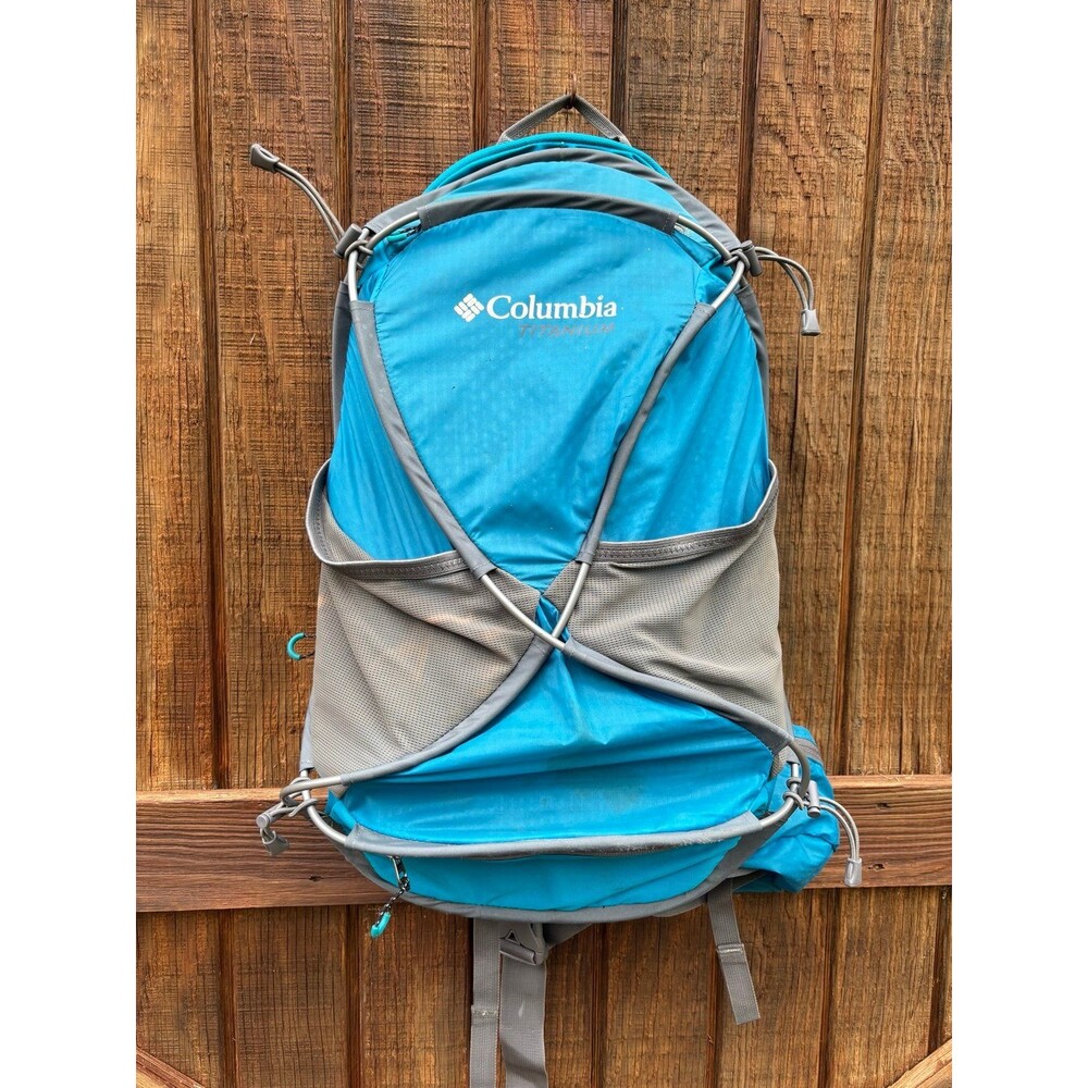 Columbia Titanium camelback
